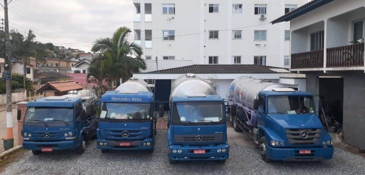 Transporte de água potável em caminhão pipa tel 0300 643 4568 - (47) 3363-7485 #agua #caminhaopipa #transportedeaguapotavel #transportedeagua #caminhaopipa #caminhaopipasc #transportedeaguapotavel