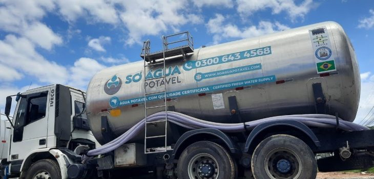A Só Água Potável, é referencia no mercado Catarinense em transporte e abastecimento de água potável, contamos com uma extensa frota de caminhões pipa, todos identificados com letreiro “Água Potável” e telefone de contato. Veículos licenciados pela Vigilância Sanitária e ANVISA. Fonte de água Licenciada e autorizada pela SDS E ANVISA. Esta é a garantia de que você esta contratando uma empresa correta, que atua todos os dias do ano com caminhões exclusivos para água potável. Caminhão Pipa de Transporte de Água Potável no município de Paulo Lopes Santa Catarina. Esta sem água potável ligue agora mesmo para Só Água Potável Nos temos a solução. Água Potável de altíssima qualidade e com procedência garantida. Caminhão Pipa Paulo Lopes SC. Telefone 0300 643 4568 / (47) 3363-7485 A melhor água potável entregue em caminhão pipa do Estado de Santa Catarina Serviços realizados: Transporte de água potável Abastecimento de água potável em cisternas Fornecimento de água potável em caixas da água ate 170 metros de altura Enchemos piscinas Testes hidrostáticos Testes de impermeabilização “manta asfáltica” Lavação de calçada e rua Lavação de fachadas Teste de isolamento de fachada (com chuva artificial de alta pressão) #caminhaopipa #transportedeaguapotavel #transportedeagua #caminhaopipapaulolopes #caminhaopipapoulolopes #transportedeaguapotavelpaulolopes #transportedeaguapotavelpaulolopes #aguapotavel #agua #soagua #situacaodeemergencia #estiagem #faltadeagua #calamidadepublica #catastrofes #abastecimentodeagua #fornecimentodeagua #solucaoparasituacaodeemergencia #combateaincendio #aguaparanavio #waterfresh #caminhaobombeiro